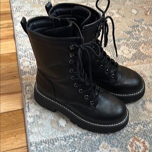 Black Lace-Up Women's Boots